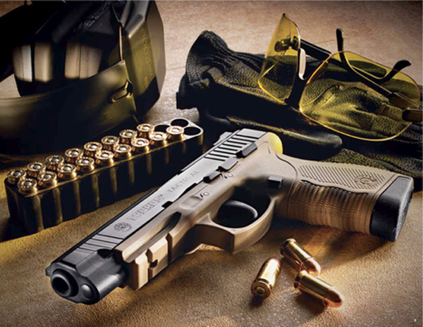 Пистолет Taurus PT 24/7 Пистолет Taurus PT 24/7 оружие