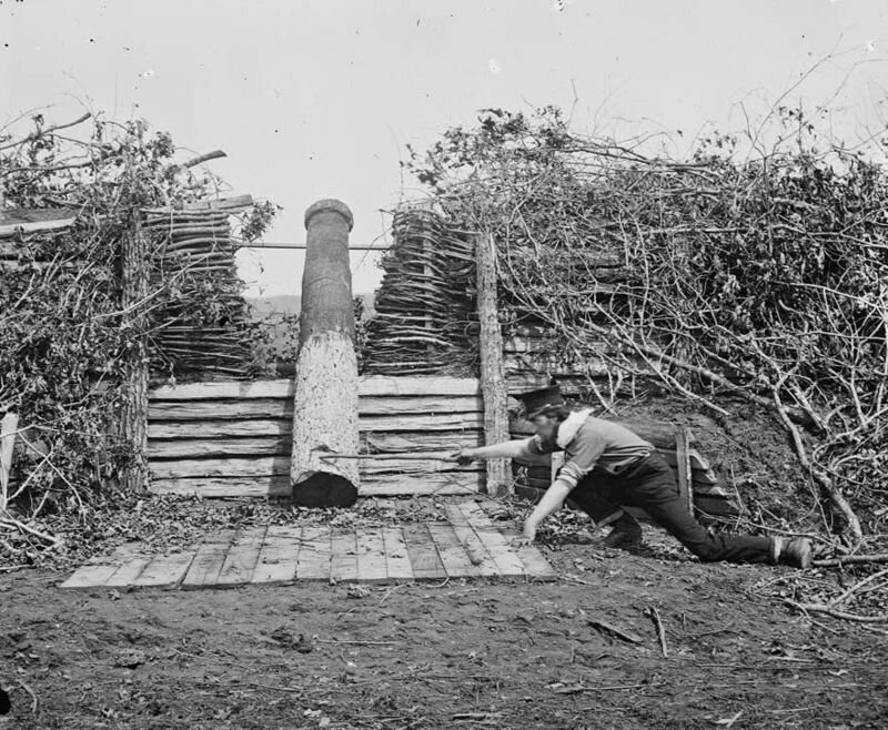 Quaker Gun близ Сентервилля, штат Вирджиния, в марте 1862 г.