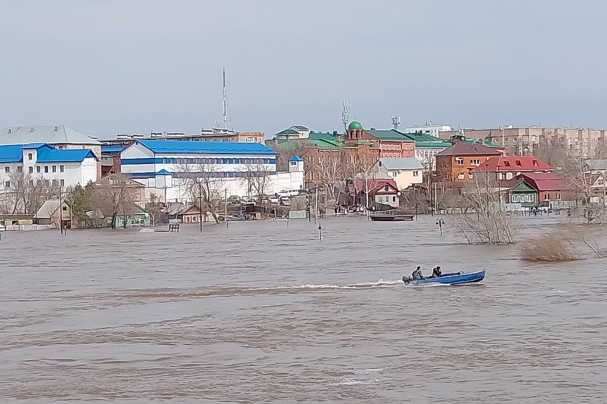 Роспотребнадзор заявил, что продолжает мониторить ситуацию в зоне затопления