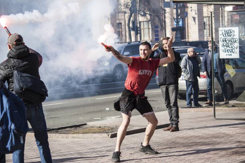 Записки Колорадского Таракана. Не шизоидный синдром, а украинский палиндром 