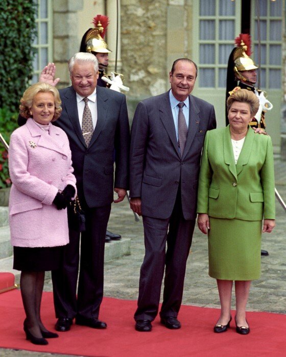 Президент России Ельцин и президент Франции Жак Ширак с супругами