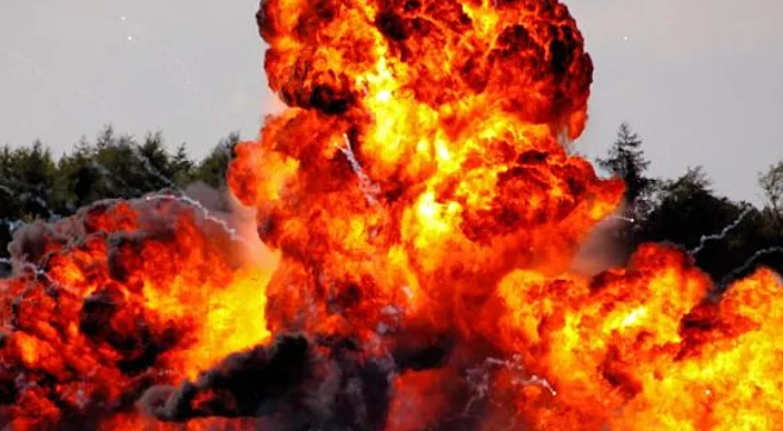 Мощный взрыв и пожар на газохранилище в Саратове (ВИДЕО)