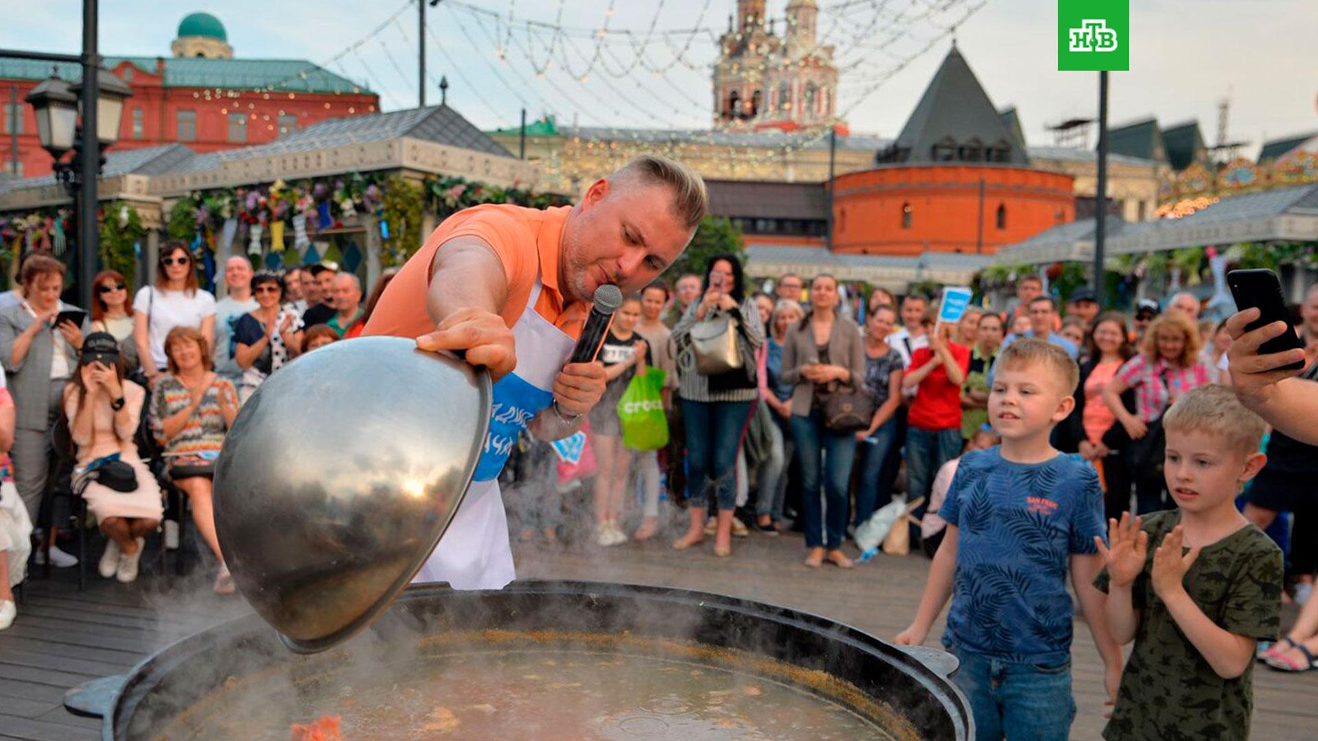 1 июня в московском. Рыбный фестиваль. Фестиваль рыбы в Москве. Рыбная неделя площадь революции. Неделя рыбы в Москве.