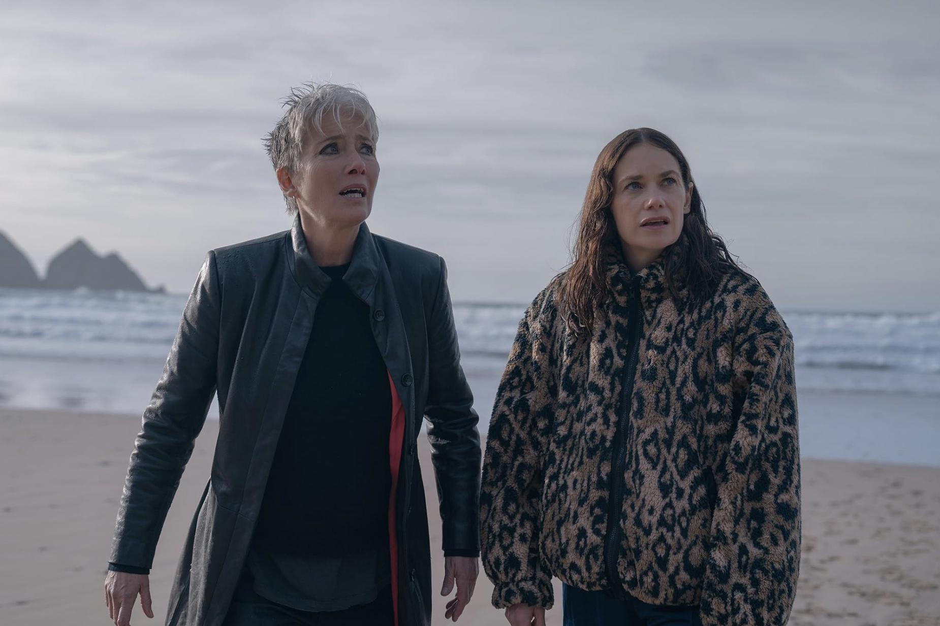 Кадр из сериала «По кладбищенской дороге»