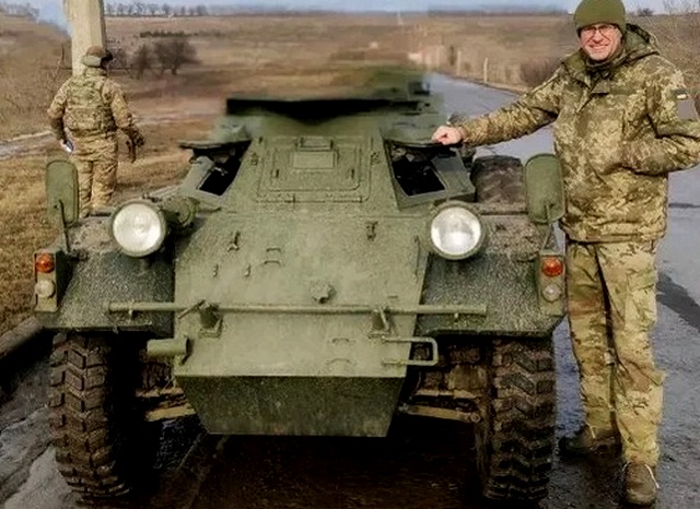 У карателей из ВСУ замечена винтажная британская "бронелегковушка"