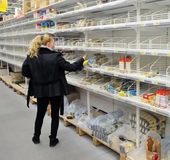 Немецкие СМИ: "В России пустые магазины! Людям кушать нечего"