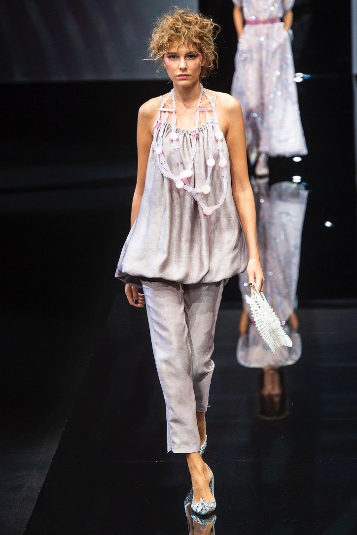 Giorgio Armani весна-лето 2019 - максимальная нежность красок и женственность линий Giorgio Armani весна-лето 2019