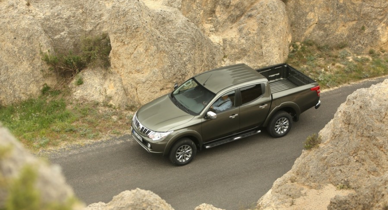 Безопасность нового Mitsubishi L200 проверили в краш-тестах Автомобили