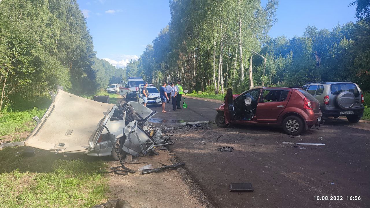 В аварии в Ржевской области пострадали два водителя, один пассажир погиб