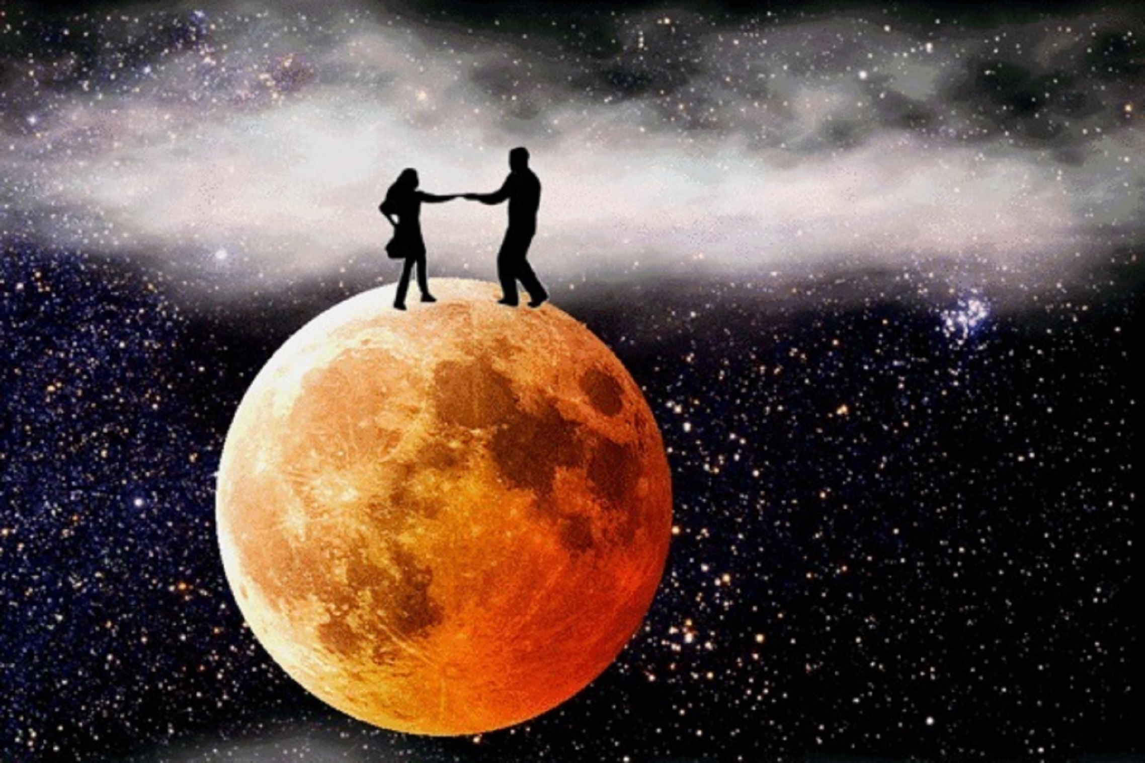 Солнце и луна любовь. Космос любовь. Пара на земном шаре. Двое на планете. Влюбленные звезды планеты.