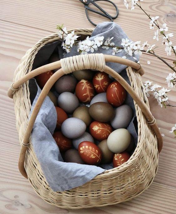 Как покрасить яйца на Пасху: 100 креативных идей Как покрасить яйца на Пасху: 100 креативных идей сделать, минут, можно, через, покрасить, цветок, подержать, использовать, узоры, красителя, убавить, окунуть, целиком, Можно, полоски, яичного, нарисовать, простых, нехитрый, получится