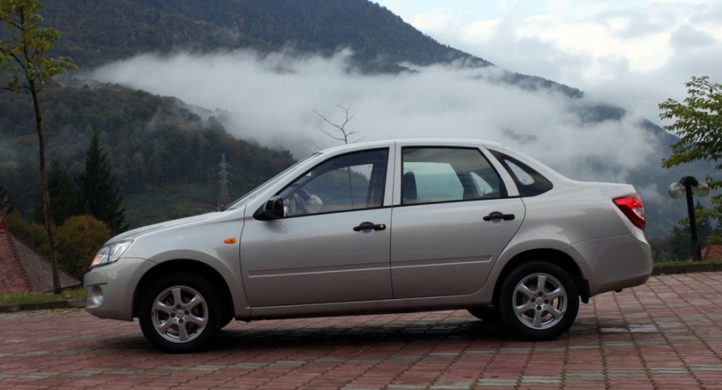 Новая Lada Granta с 16-клапанным мотором стала доступна на рынке России Автомобили