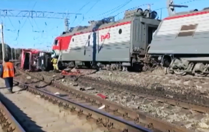 В Амурской области сошли с рельсов 14 вагонов товарного поезда