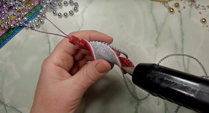 Новогодние игрушки из фоамирана своими руками Новогодние игрушки из фоамирана своими руками из фоамирана,своими руками,сделай сам