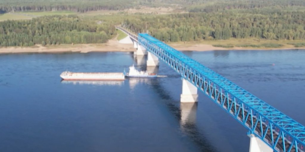 Владимир Путин открыл движение по новому мосту через Енисей в Красноярском крае
