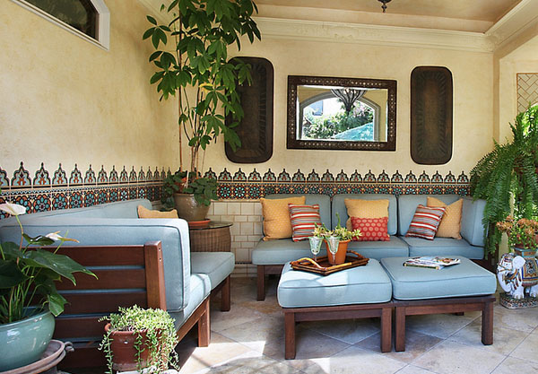 Яркие краски зоны отдыха в марокканском стиле для дома и дачи,интерьер