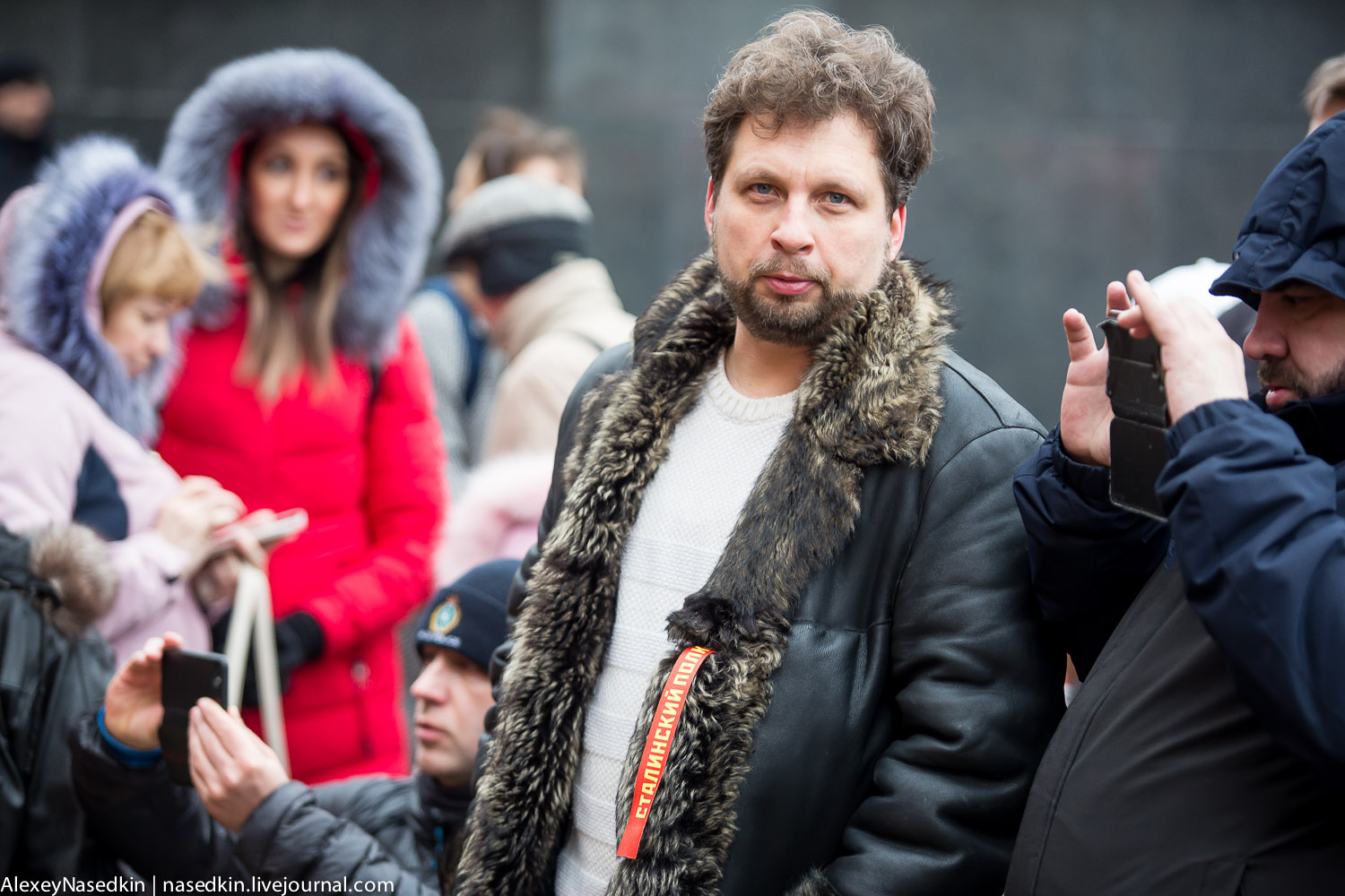 Тиранобесие. Москвичи вышли поклониться Сталину Сегодня, мысли, Алешковский, площади, журналист, сегодня, здесь, Манежной, момент, памяти, необязательно, увидишь, какие, проносятся, светлого, дедушка, отрока, помнят, гордятся, гденибудь