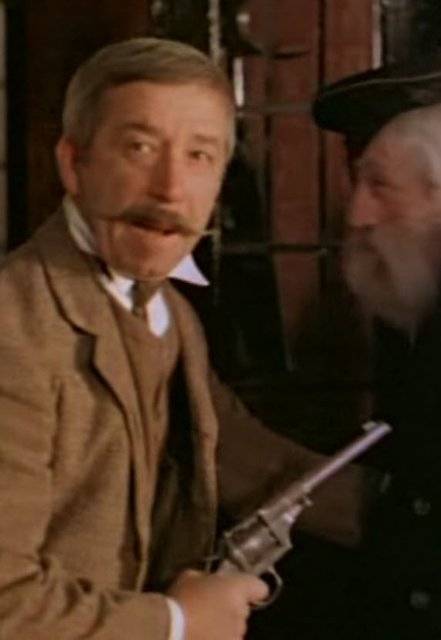 Самый «киношный» военный револьвер оружие