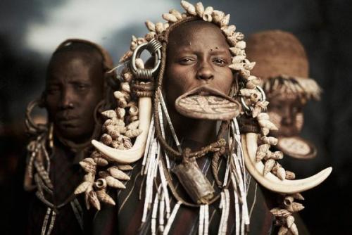 Самые страшные племена в мире. Самые опасные и странные племена
