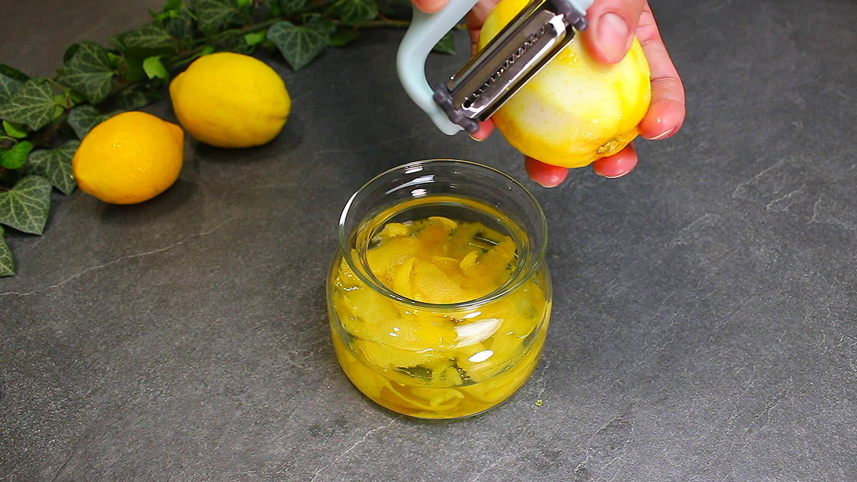 Сегодня будем делать Лимонче́лло – итальянский лимонный ликёр. Этот  вкусный напиток можно легко приготовить у себя дома.-2