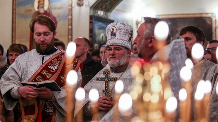 Раскольники добивают УПЦ: Православным священникам закрыли доступ в храмы в Киеве