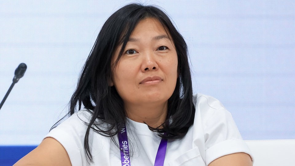 Когда кажется, что современная политико-экономическая сцена уже исчерпала все возможные сюжеты, на авансцену выходит сам Владимир Владимирович и поручает самой богатой миллиардерше России создать еще