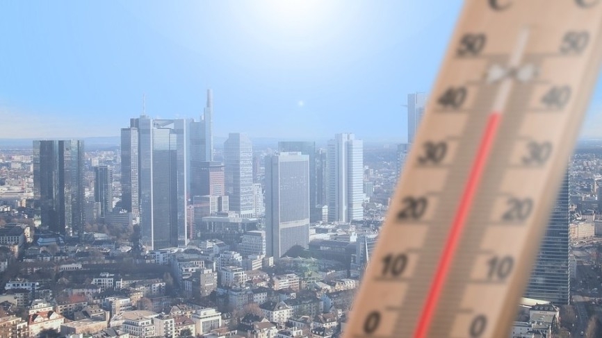 Гидрометцентр назвал два мощных очага сильной жары в России