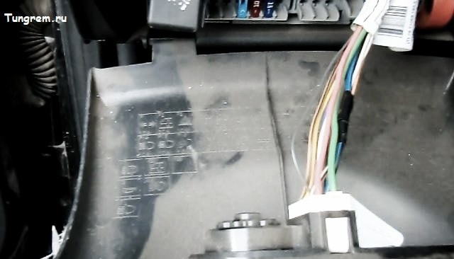 Крышка предохранителей Калина