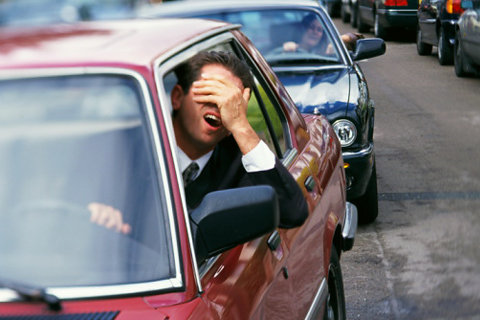 Стоишь спокойно в пробке и тут....