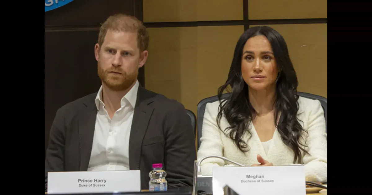 В сети появились новые фото Меган Маркл и принца Гарри В сети появились новые фото Меган Маркл и принца Гарри бывший принц эндрю,всемирная организация здравоохранения (воз),гарри меган маркл,Джеффри Эпштейн