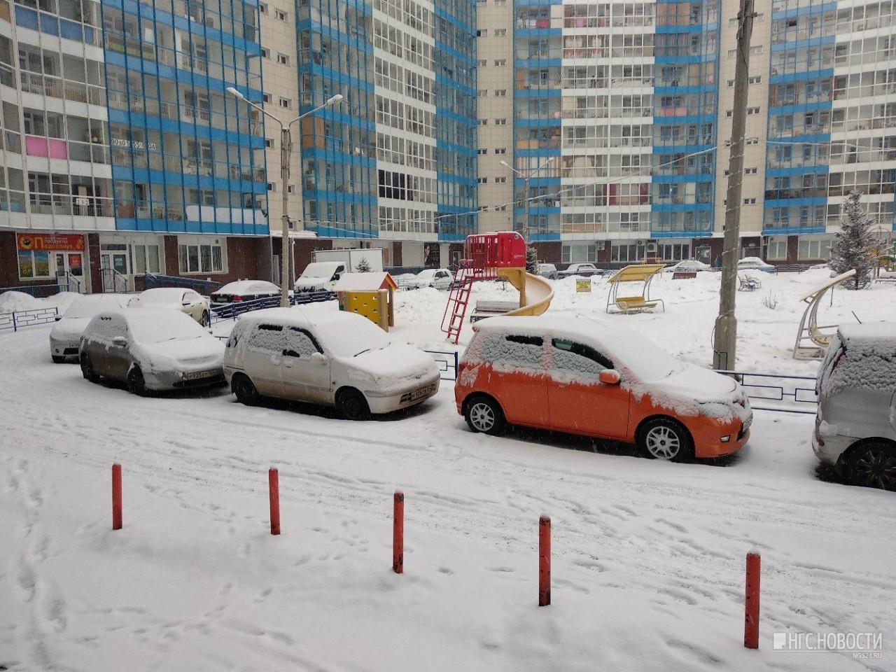 Снег в красноярске. Красноярск снегопад. Снег в Красноярске сегодня. Красноярск в марте.