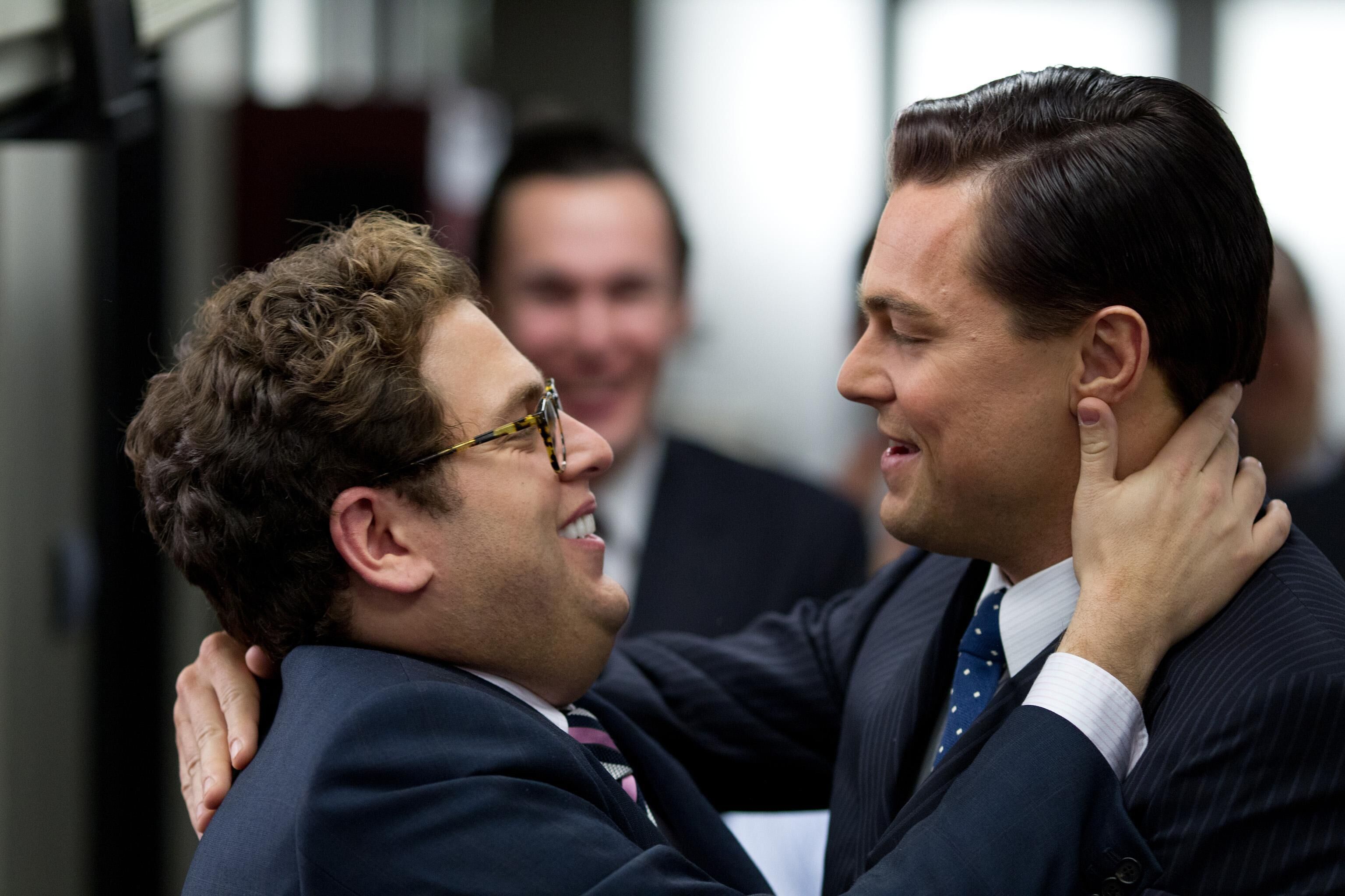 The wolf of wall street. Леонардо ди Каприо Уолл стрит. Джона Хилл волк с Уолл-стрит. Леонардо ди Каприо волк с Уолл. Волк с Уолл стрит какун.