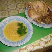 Курица с начинкой и лапшой