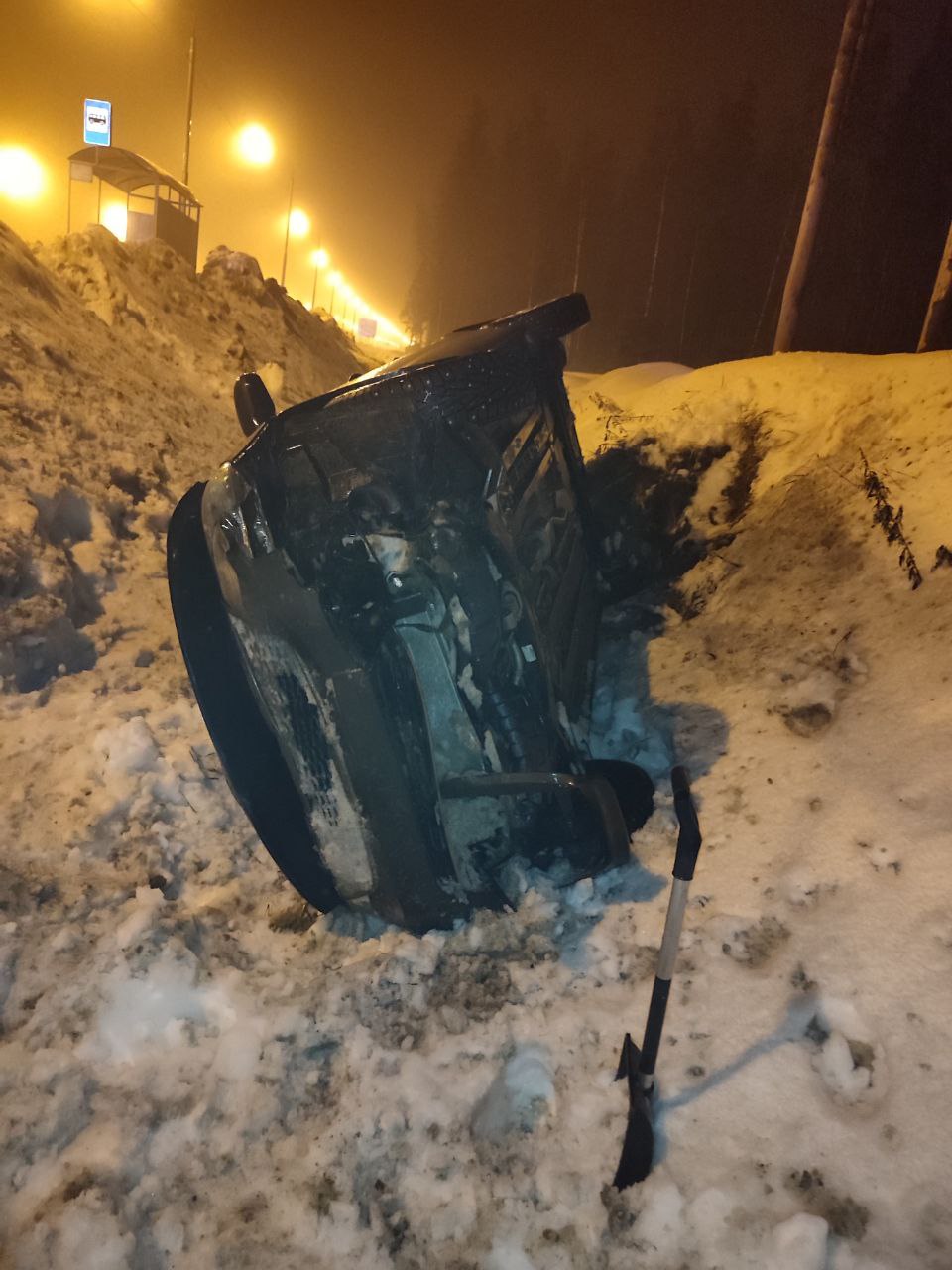 Иномарка вылетела в кювет на трассе М-10 в Тверской области