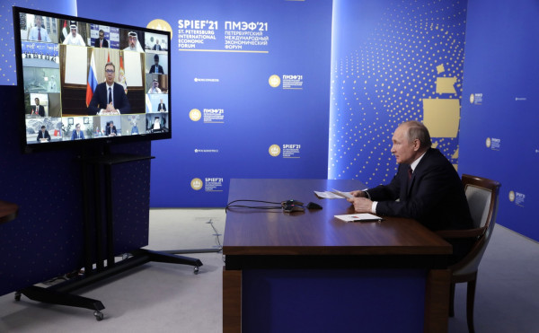 Владимир Путин рассказал о побочном эффекте от российской вакцины  «Спутник V»