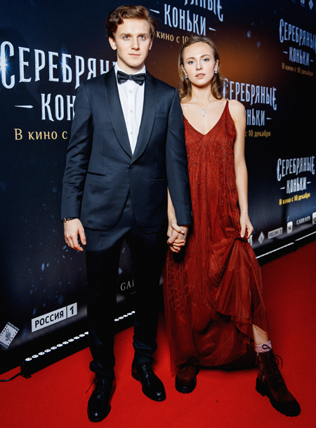 Елизавета Боярская, Максим Матвеев, Аглая Тарасова и другие на премьере фильма "Серебряные коньки" Елизавета Боярская, Максим Матвеев, Аглая Тарасова и другие на премьере фильма "Серебряные коньки" Звезды,Красная дорожка