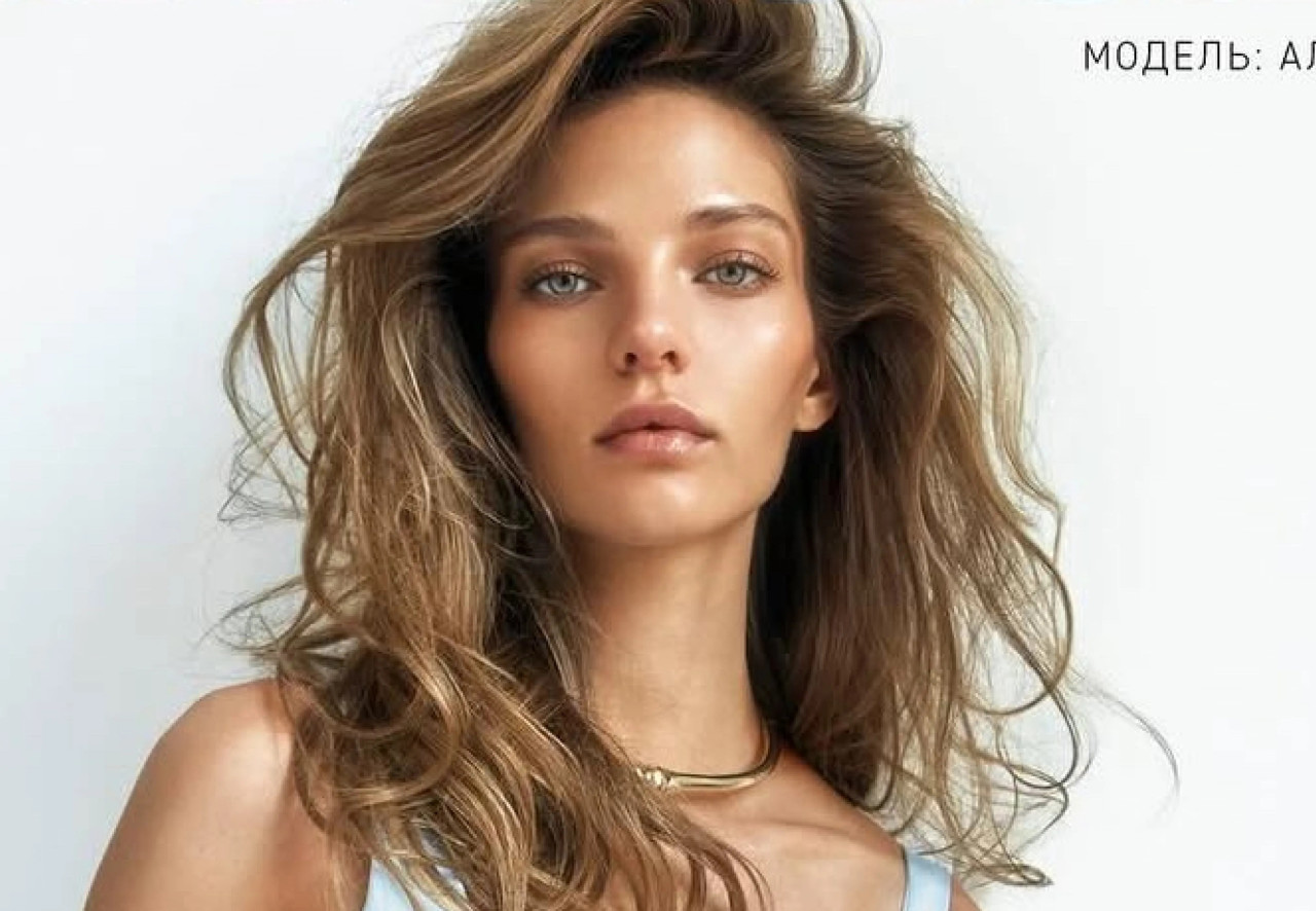 Алеся Кафельникова снялась для обложки журнала