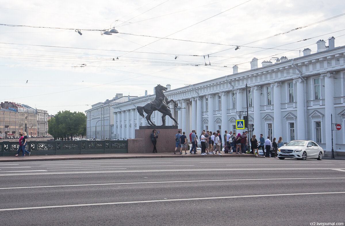 Одна из конных скульптур на Аничковом мосту. Санкт-Петербург  