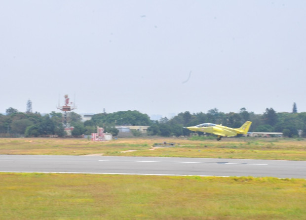 Индийцы возобновили разработку собственного реактивного учебного самолета Авиация