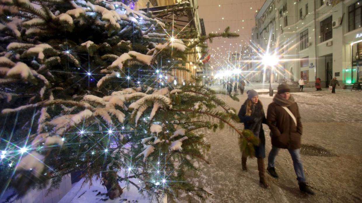 «Теперь до 10-го убирать не будут?»: петербуржцы опасаются, что коммунальщики уйдут на новогодние каникулы