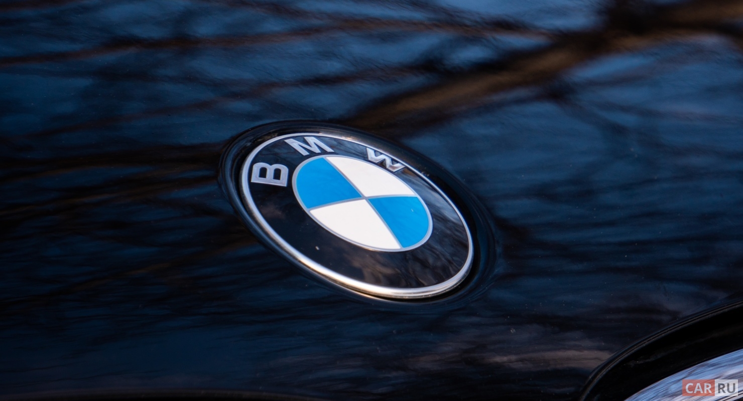 BMW сняла вывеску с главного офиса в России, но никуда не уходит Автомобили