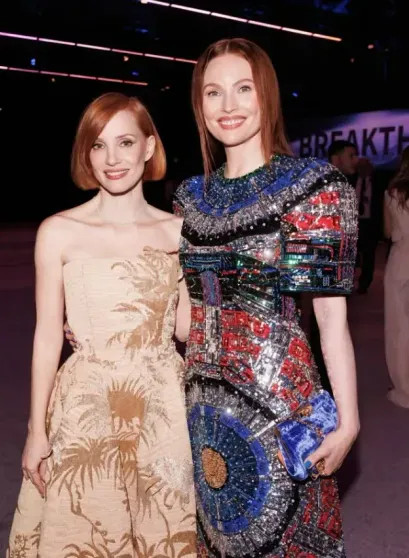 Герман Ларкин показал, как Джиджи Хадид, Сальма Хайек, Пэрис Хилтон, Кристина Агилера и Марго Робби провели время на премии Breakthrough Prize которые, Уильямс, звёзд, мероприятия, Хайек, Мильнер, открытия, который, чтобы, Breakthrough, Хилтон, голливудских, Кристина, церемонии, Честейн, Аффлек, Ларкин, Мишель, Джиджи, вручают