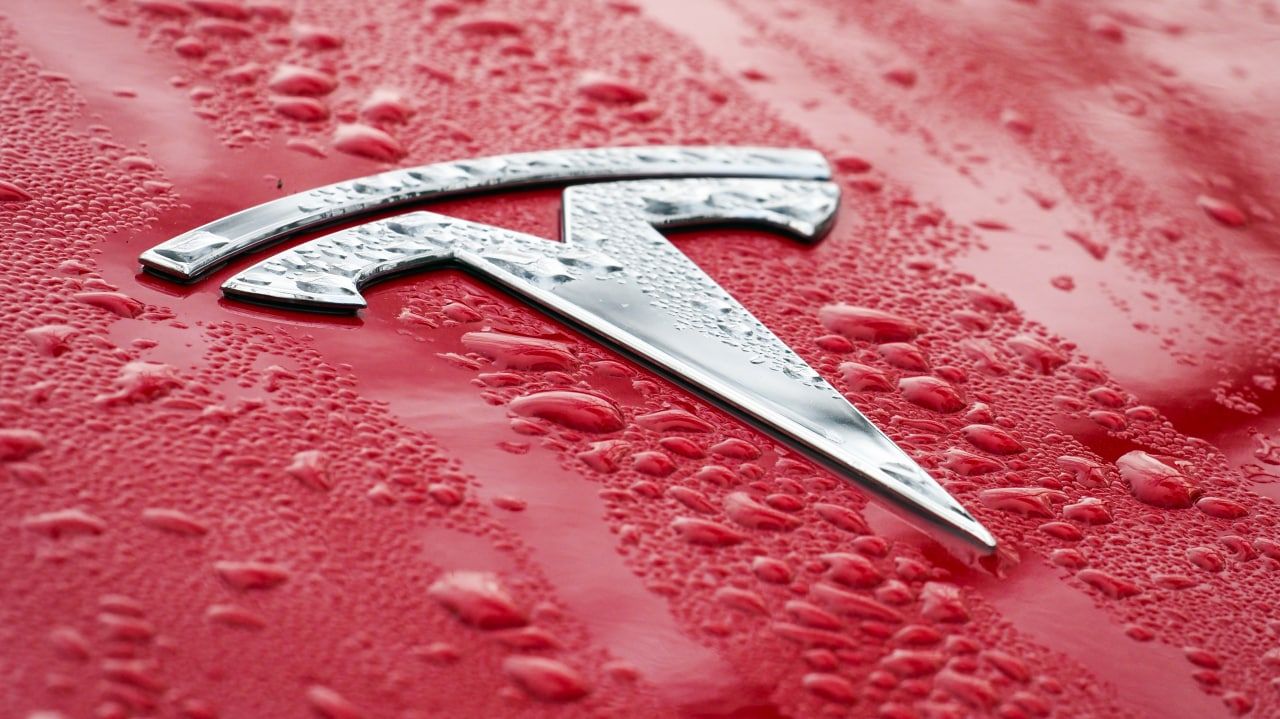 Компания Tesla объявила о выпуске 3-миллионного автомобиля