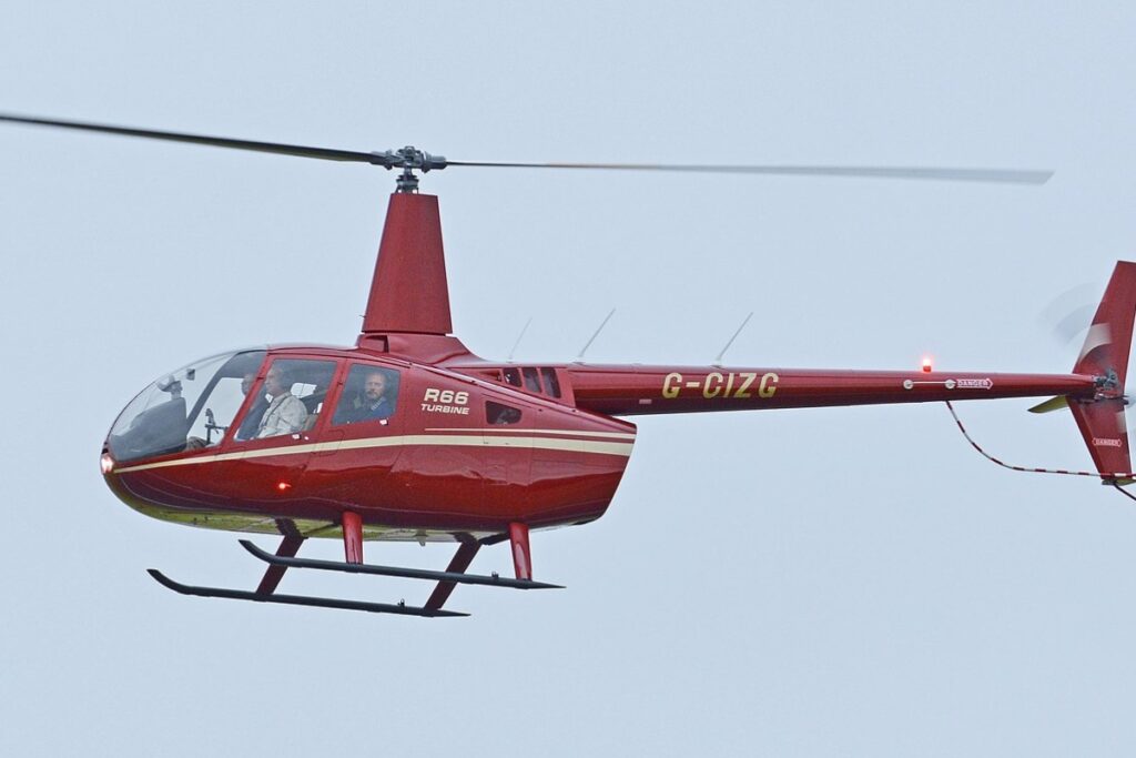 Вертолет Robinson с 3 пассажирами и пилотом пропал в Якутии