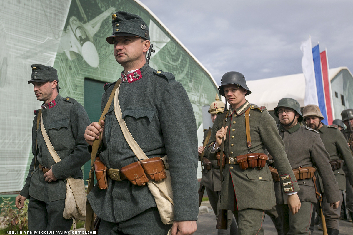 Боевой офицер книга 2 слушать. Солдат Австро-венгерской армии 1914. Армия Астро Венгрии ПМВ. Солдат Австро Венгрии реконструктор. Брусиловский прорыв реконструкция.