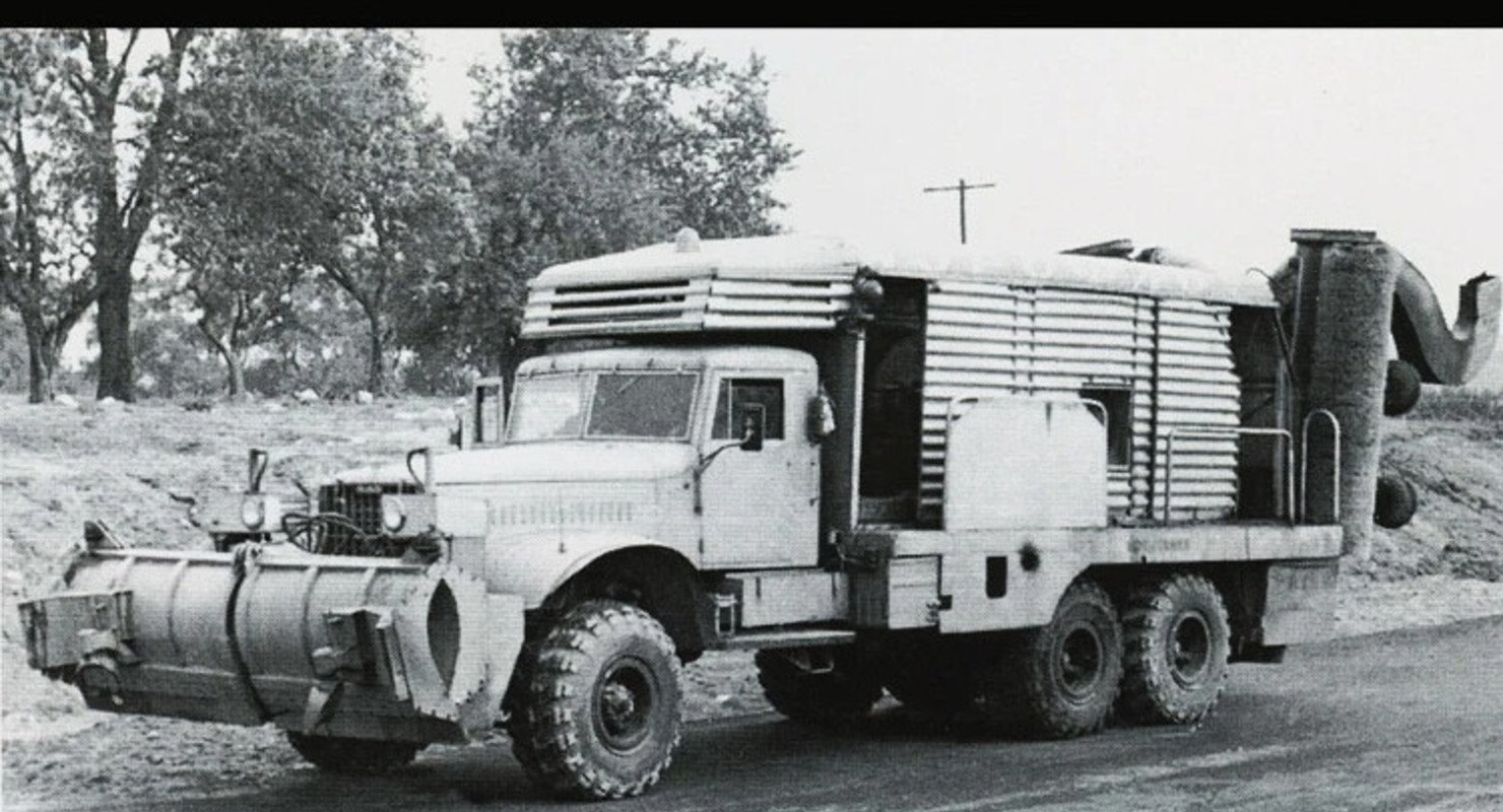 Замысловатая техника и авто «Амкодор» не имеющая ничего общего со знаменитыми погрузчиками