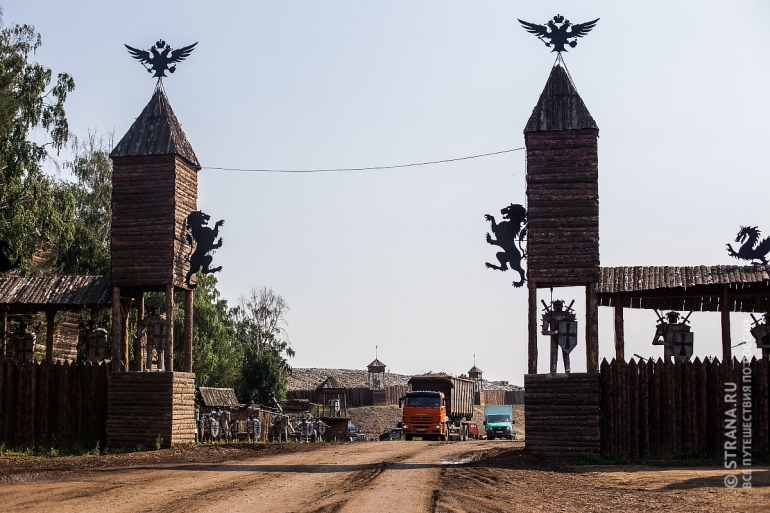 История о том, как из мусорной свалки в Сибири сделали средневековую крепость История о том, как из мусорной свалки в Сибири сделали средневековую крепость идеи,Иркутск,мусор,свалка,Сибирь