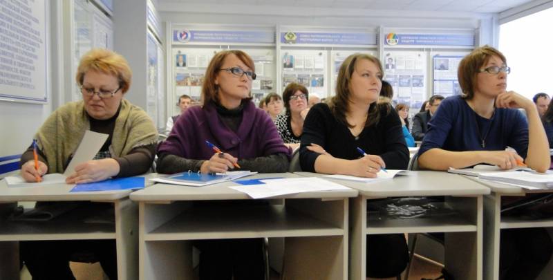 Велика Россия, а работать некому! Велика Россия, а работать некому! рублей, тысяч, тысячи, только, человек, образования, специалистов, которые, очень, труда, более, зарплаты, после, сейчас, зарплата, образование, колледжей, среднем, миллиона, всего