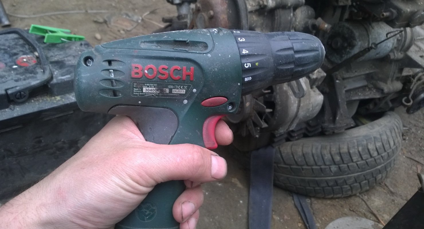 Как зарядить севший аккумулятор шуруповертом