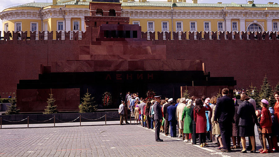 В Мавзолей меньше очередь чем желающих поиметь Катю